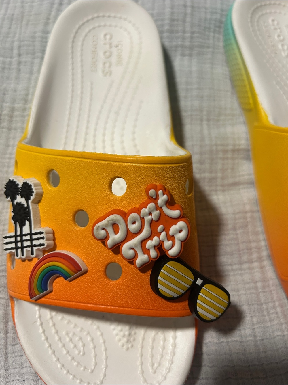 Crocs Special Edition Free & Easy Womans Orange Ombre Slides w/ jibbitz. Size 6 - Picture 3 of 7